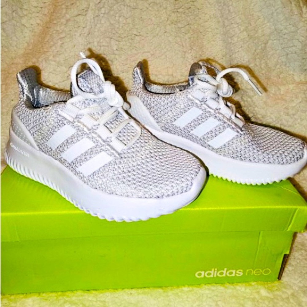 New kids Adidas neo